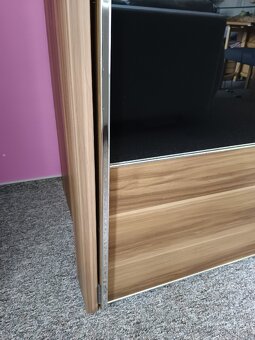 Šatní skříň 300 x 216 x 65 - 6