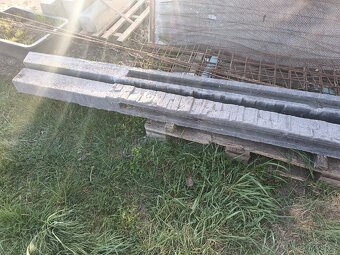Betonový sloupky - vzor štípaný kámen šedivý - 6