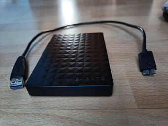 1TB Seagate externy disk s kablom USB-A - 6