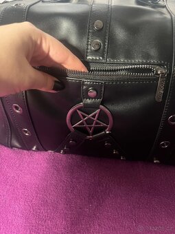 Prodám černou kabelku s pentagramem značky Killstar - 6
