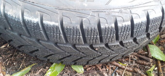 Zimní pneu 225/60R17 GoodYear pěkný vzorek - 6