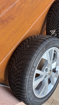 ALU KOLA Škoda R17 5X112 ZIMNÍ PNEU 225/50 R17 - 6