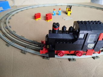 Lego 7730 Electric Goods Train + 741 12v transformer - 6