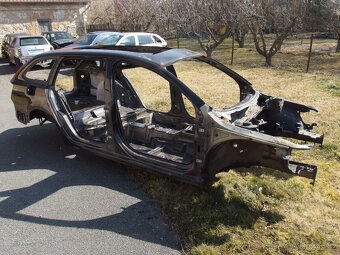 Skelet karoserie Škoda Superb II combi - 6