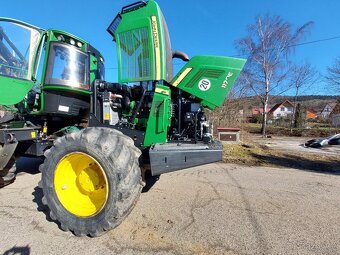 Harvestor kolový J.Deere 1170 E - 6