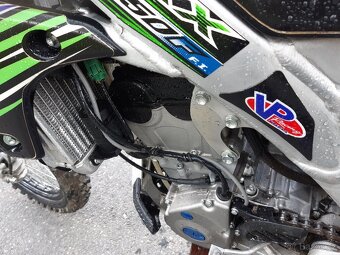Kawasaki KXF 250 - 6