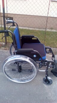 INVALIDNÍ VOZÍK-46CM-ODLEHČEN-BRZDY PRO DOPROVOD - 6