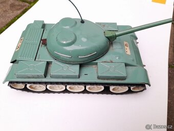 Retro plechový tank na baterky - 6
