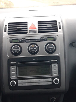 Volkswagen Touran 2.0 TDi - 6