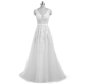 Nové plesové šaty bílé barvy ideální na věneček - 6