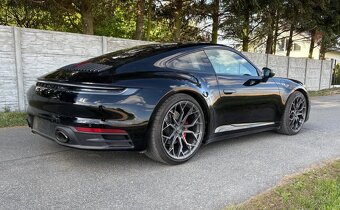 Porsche 911 Carrera 4 - 6
