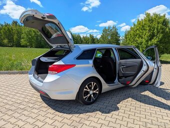 HYUNDAI i40 Combi 1.7CRDi 100kW, Business, 104712km, 2015 - 6