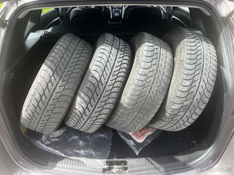 Hyundai i30 1,6 CRDI, 81 kw - 6