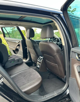 Skoda Octavia Combi 2.0 TDI 4x4 DSG L&K - 6