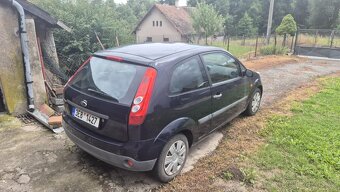 Ford fiesta - 6