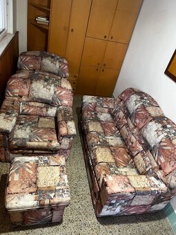 Prodám sedací soupravu, 2 křesla a taburet, TOP STAV - 6