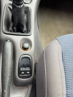 PEUGEOT 206 1.1 120 TKM, VCELKU NA NÁHRADNÍ DÍLY - 6