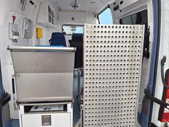Renault Master 2,3 dci sanitní - 6