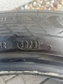 Sada letních pneu.235/45 R18 - 6