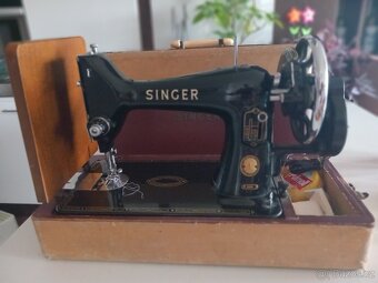 Kufříkový retro šicí stroj Singer - přenosný, na ruční pohon - 6