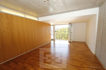 Prostorný a světlý byt 2+kk (66 m2) s garáží a vinným boxem - 6