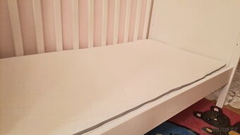 Dětská postýlka Sundvik IKEA + matrace + chránič, jako nové - 6