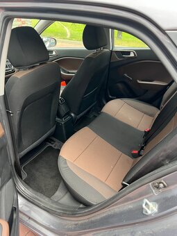 Prodám Hyundai i20, 1.2i 55kW, benzín, 2017, 72000 km - 6