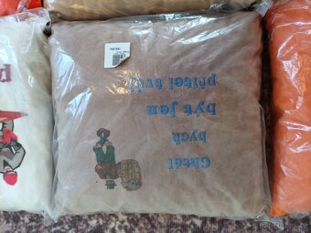 Polštář s výšivkou nový - 6