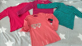 Balík dívčích věcí 100-116 - 6