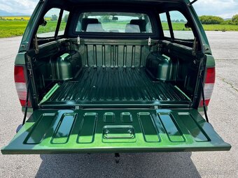 Nissan Navara 2,5 TDi 76kw      REZERVOVANÉ - 6