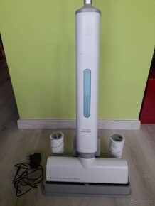 Prodam podlahovy cistic aku s rotacnimi valecky - 6