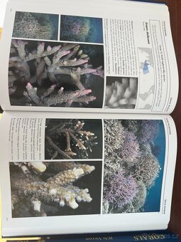 Corals of the World - J.E.N. Veron - sada knih (jako nové) - 6