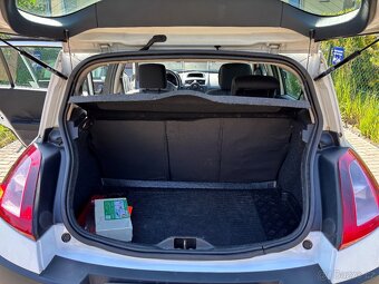 Renault Megane hatchback 1.5 dCi, 60 kW, r. 2003 - 6