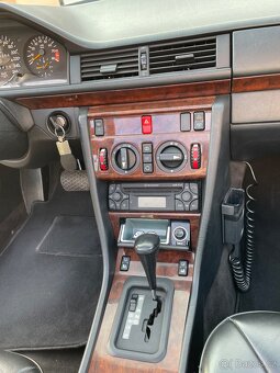 Mercedes Benz w124, kabriolet E300, 24 V - 6