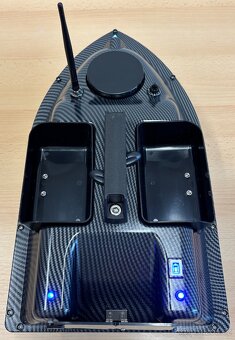 Tříkomorová loďka CARBON GPS s baterií 12000mAh včetně obalu - 6
