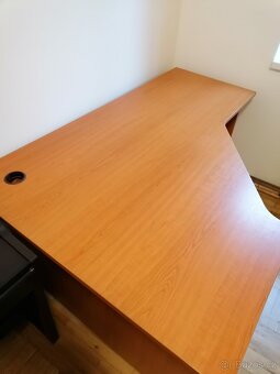 Kancelářský stůl - 6