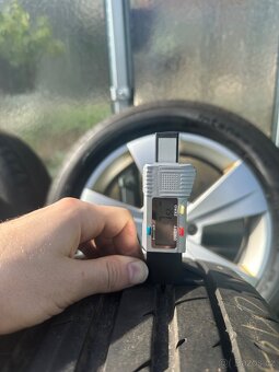 ALU Kola ŠKODA 5x112 R17 TRITON Zánovní Letní Pneu 215/55/17 - 6