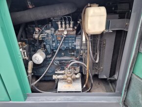 Prodám kamarádův naftový jednonápravový generátor-40kVA - 6