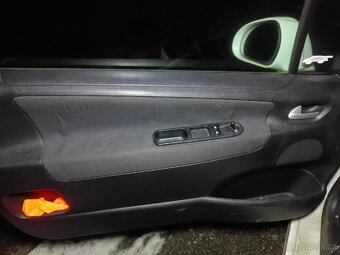 Peugeot 207 - 6