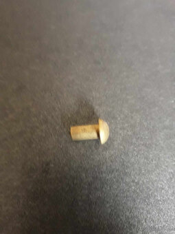 Mosazný Nýt - 6