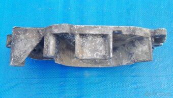 Prsa motoru Alfa Romeo V6 "Busso" 2.5 a 3.0 - 6