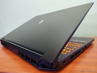 Nitro v16,DDR5-32gb,RTX-4060-8gb-Mux,R7-8845hs,NOVÝ - 6