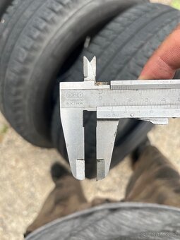 225/75/16 C Michelin - 6