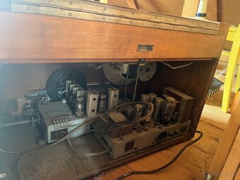 Retro radio Tesla - 6