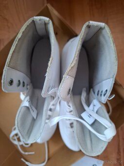 Prodám dámské zimní brusle vel. 41, nové - 6