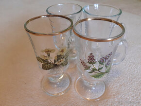 Prodám sadu skleniček: 18+4+6 ks a skleněný tác a mísu - 6