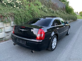 Chrysler 300C 3.0CRD limuzína Signature Series - 6
