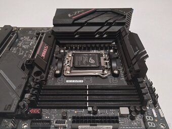 ASUS ROG STRIX B650E-E GAMING WIFI - 6