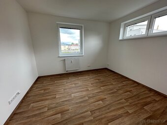 Pronájem slunného bytu 3+kk - 6
