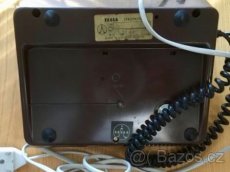 Funkční světlehnědý telefon - 6